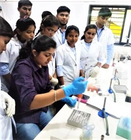 Students attending a workshop on Techniques in Molecular Biology